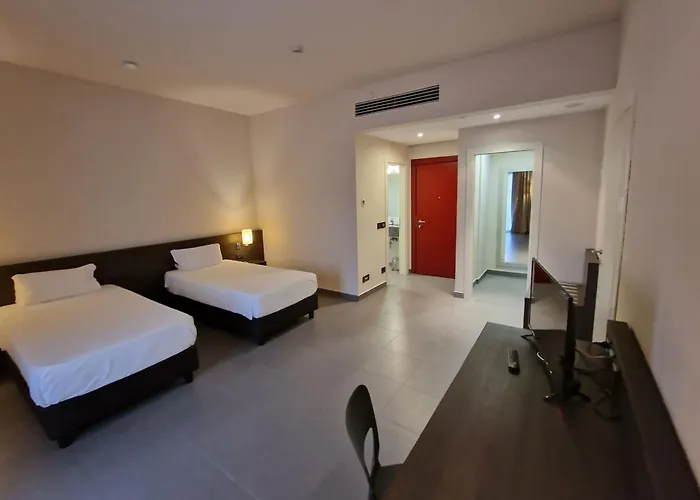 Inn Naples Airport