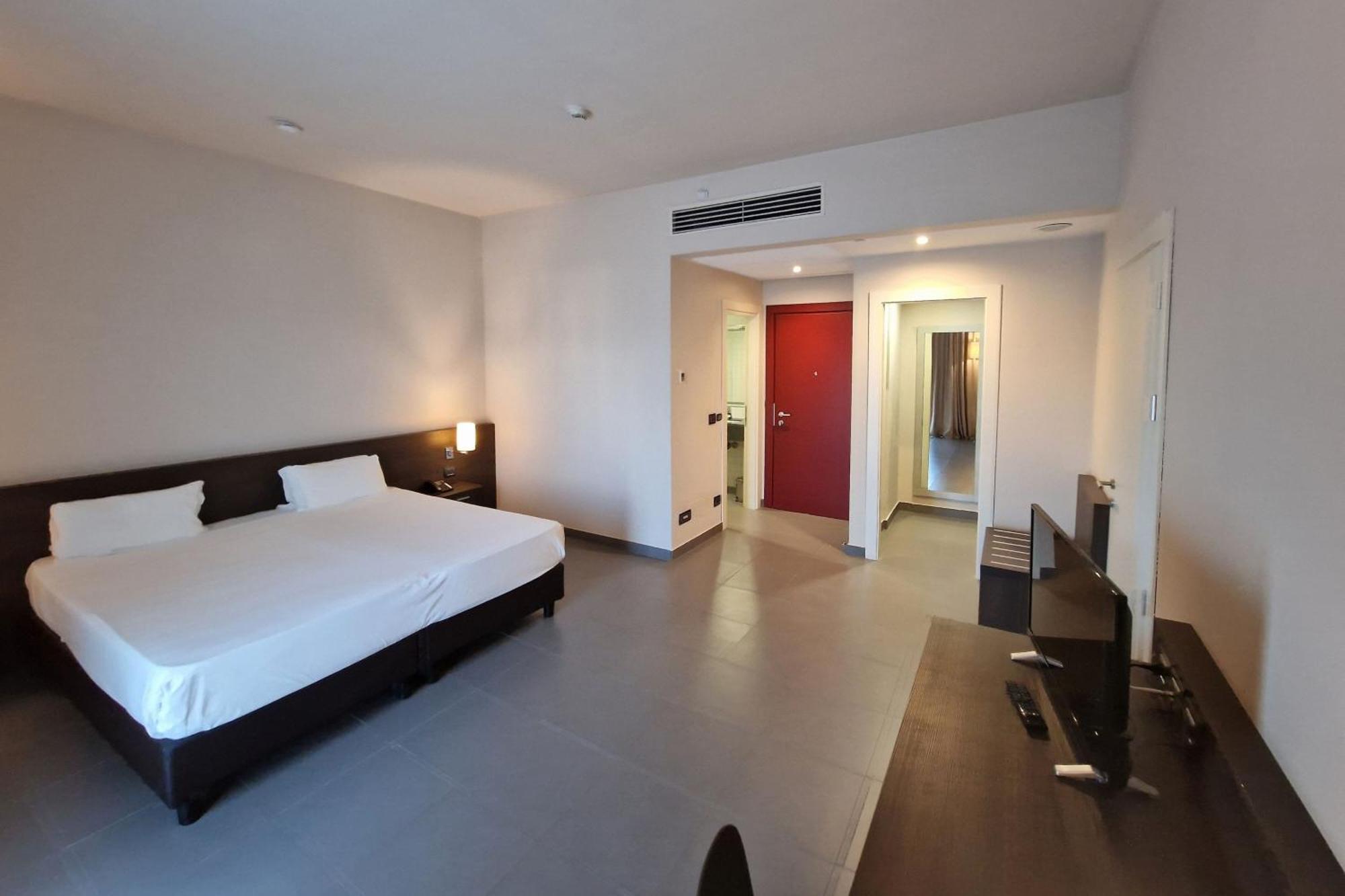 Tulip Naples Airport 3* Gricignano d'Aversa