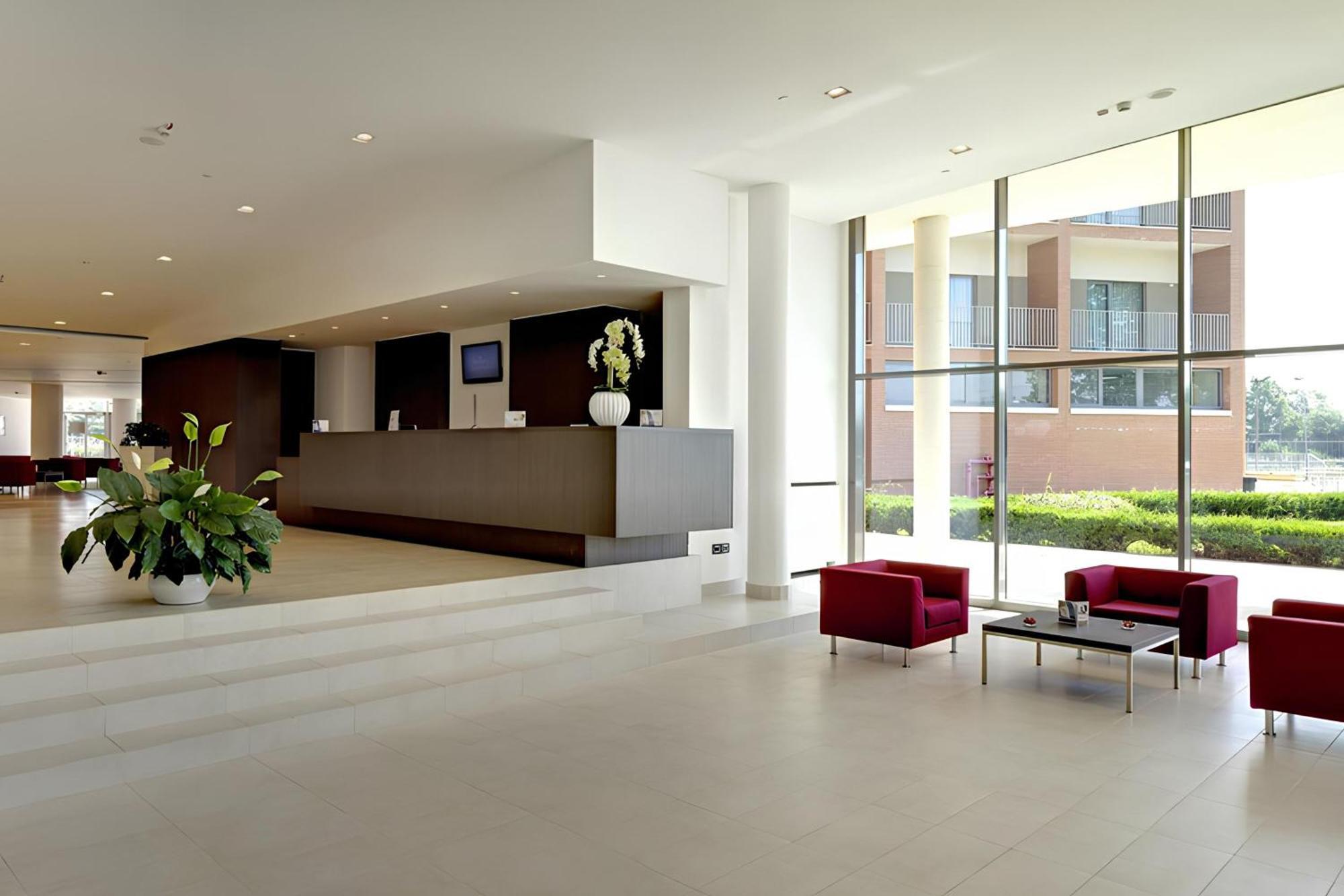 Tulip Naples Airport Hotel